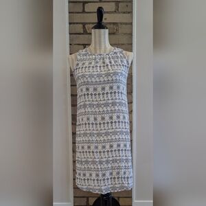 LOFT Women's Blue and White Pattern Dress